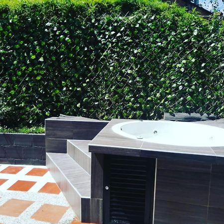 Hostal Spa Casa De Piedra Con Jacuzzi Santa Rosa de Cabal Εξωτερικό φωτογραφία