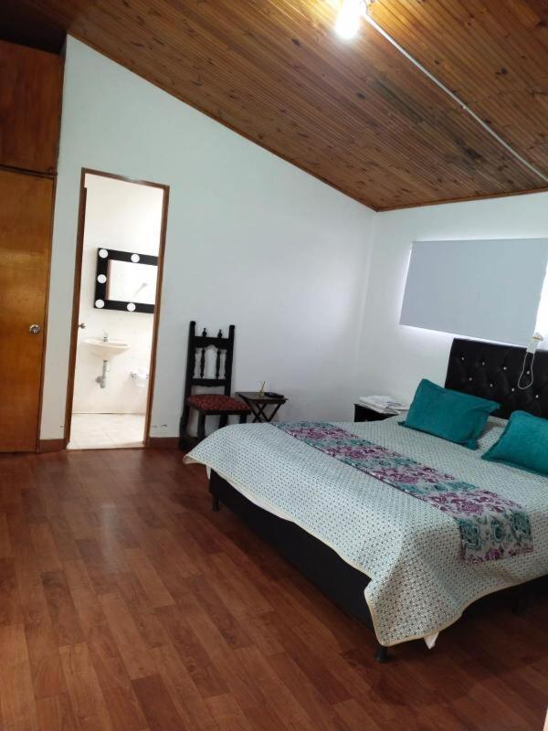 Hostal Spa Casa De Piedra Con Jacuzzi Santa Rosa de Cabal Εξωτερικό φωτογραφία