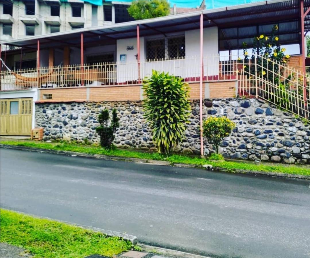 Hostal Spa Casa De Piedra Con Jacuzzi Santa Rosa de Cabal Εξωτερικό φωτογραφία